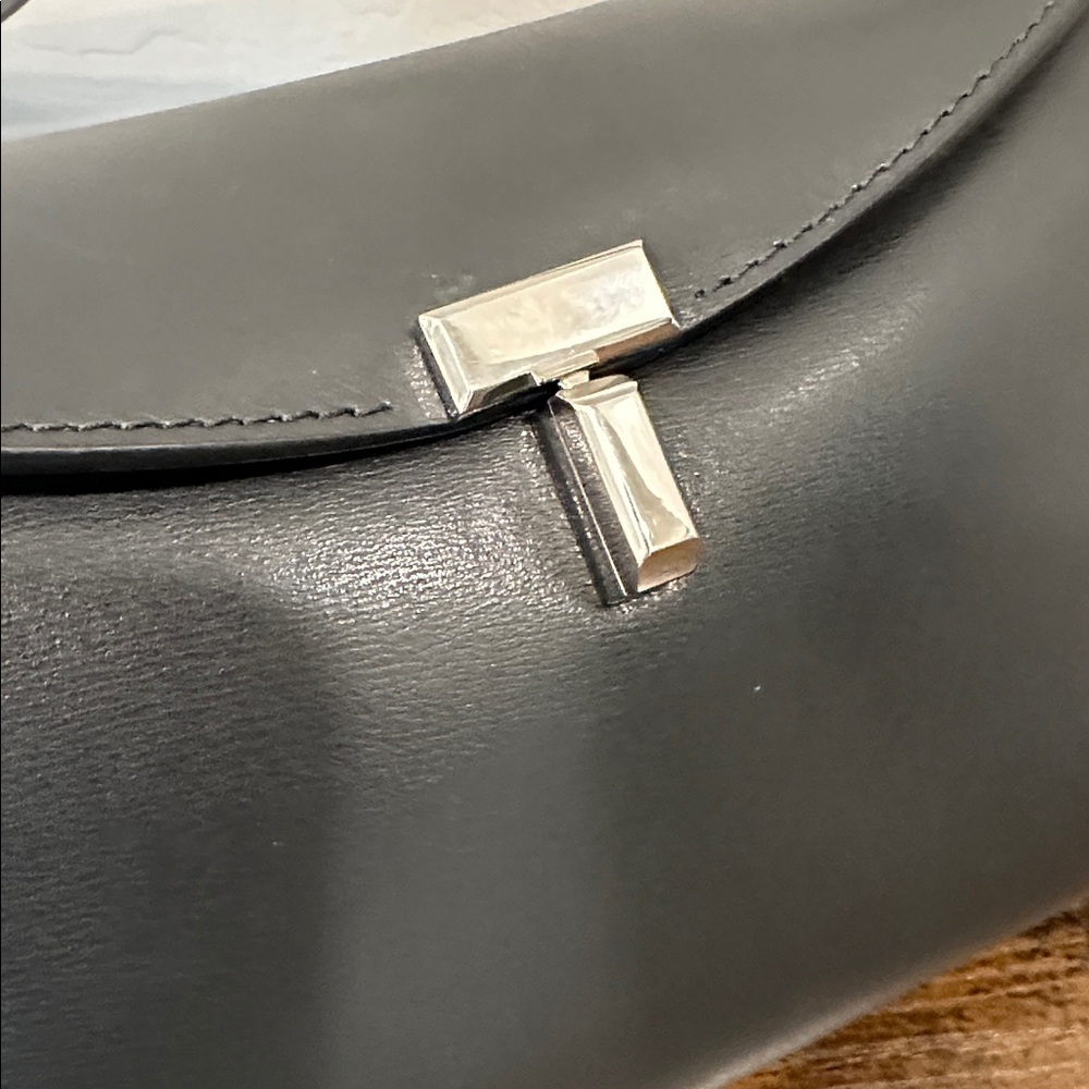 Toteme T-Lock Convertible Leather Clutch SHARK - Picture 2 of 11